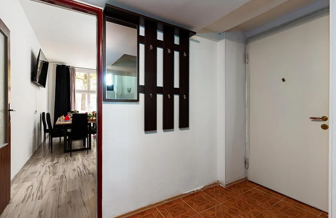 Golden Lion Suite-1