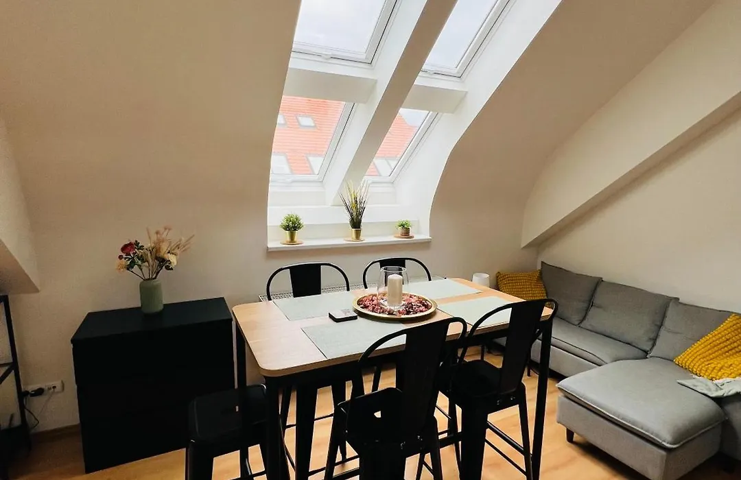Central, Cozy & Stylish Apartment With Views-1