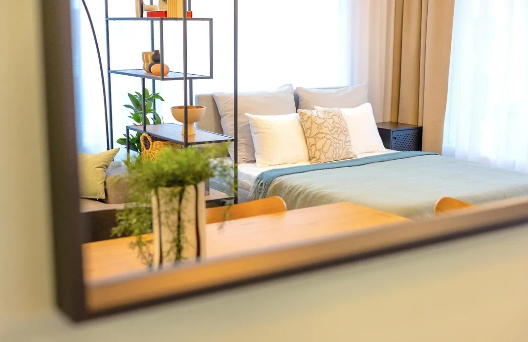 Spacious 3Br - 2 Parking Spots, Full Kitchen, By Gravity Prague-1