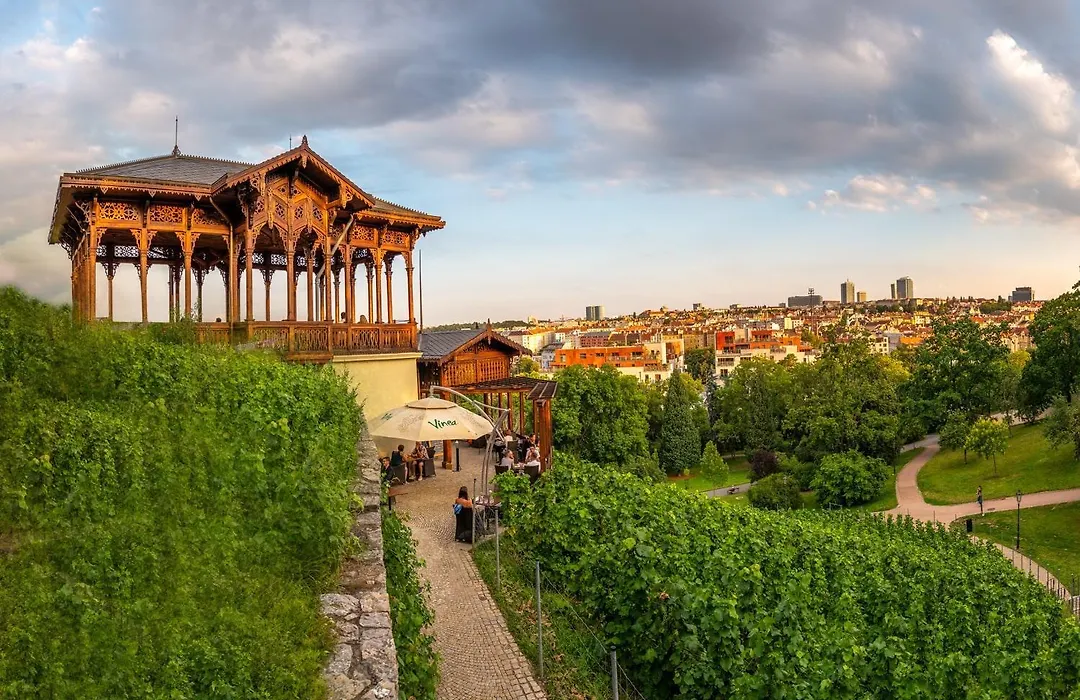 Best Location In Prague! 4 Bedrooms And Super Host!-1