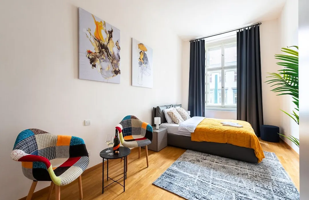 Spacious 3Br Apartment I Metro I Near Karlin Square-1