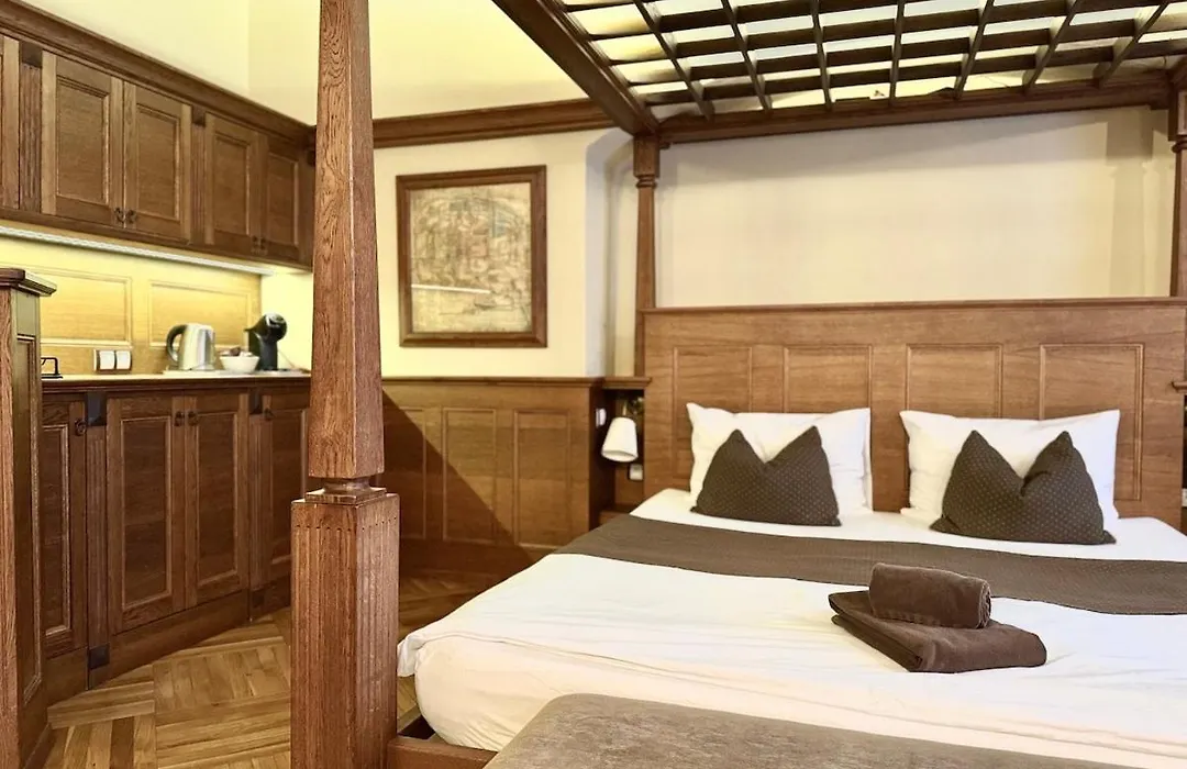 Traditional Prague Apartment-1