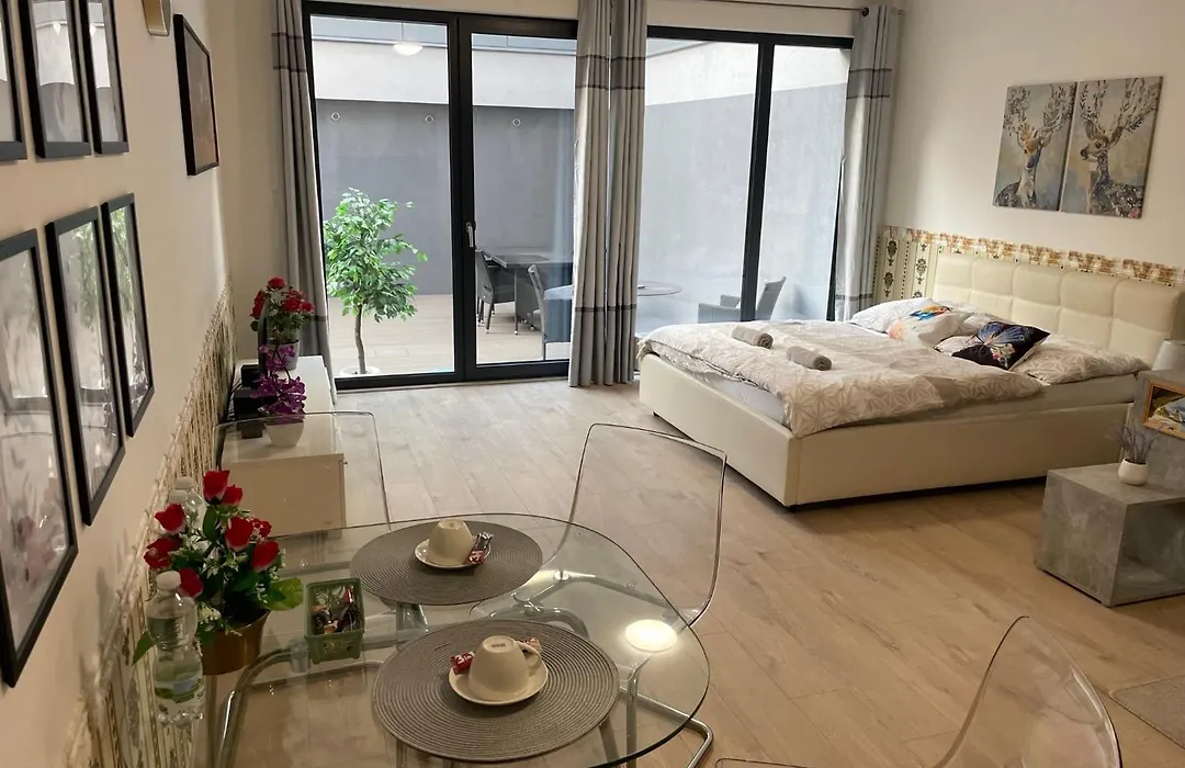 Alex Apartment -2 Min O2 Arena -Free Parking- Metro Nearby-1