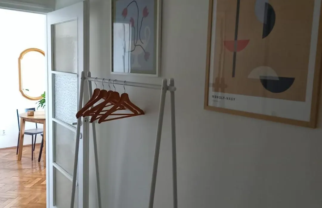Hezký apartman s balkonem-1