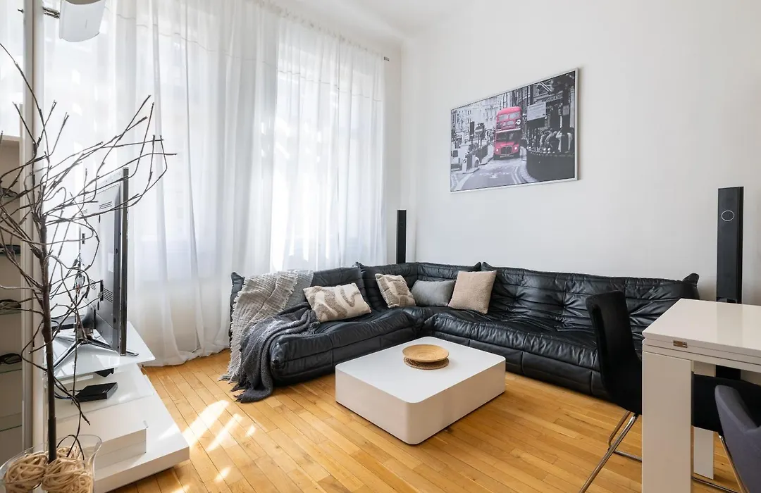 Spacious 3Br Apartment In Lesser Town By Easybnb Premium-1