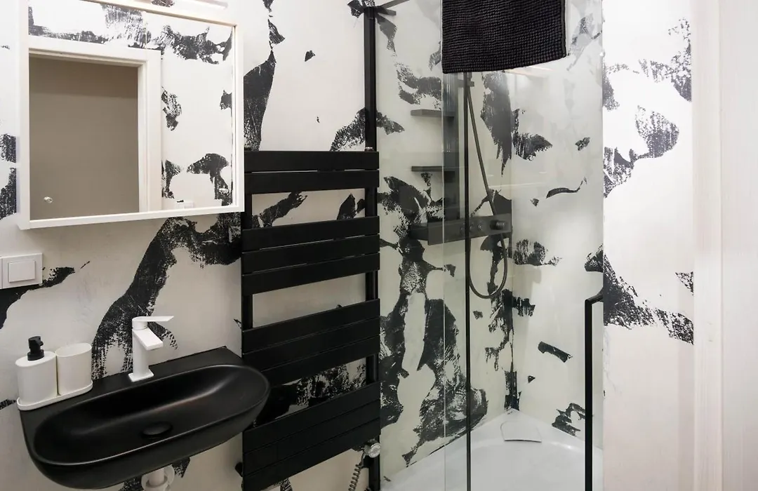Black & White Apartment Prague By Wenceslas Square And Muzeum-1