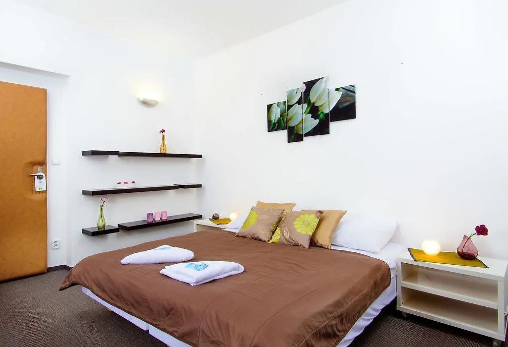 Hotel Brilliant-1