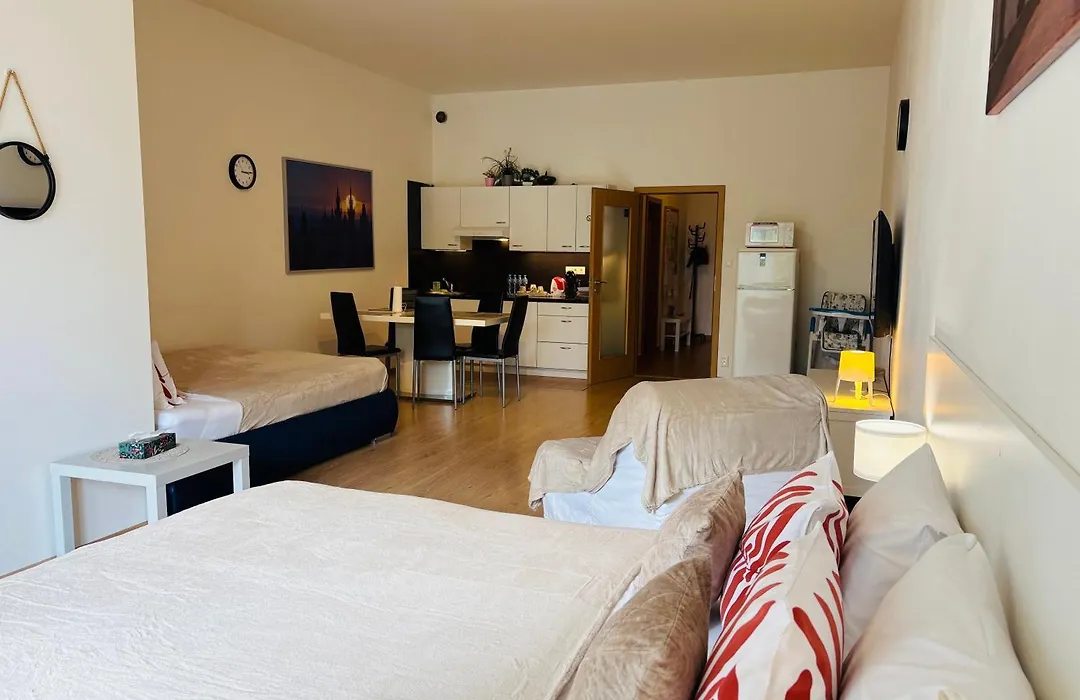 Maria Apartments - Free Parking-1