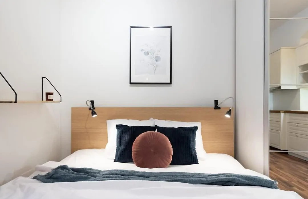 Beautiful Cozy Studio Gem Near Old Town-1