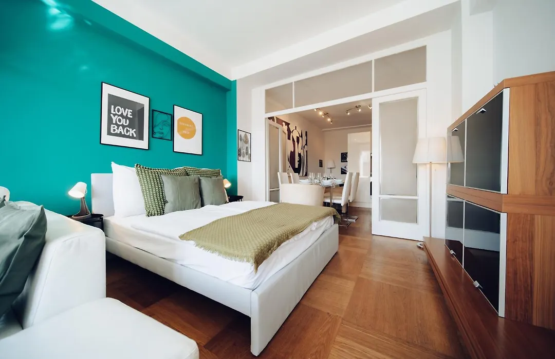 Downtown 2Bd Riverside Apartment Near Dancing House-1