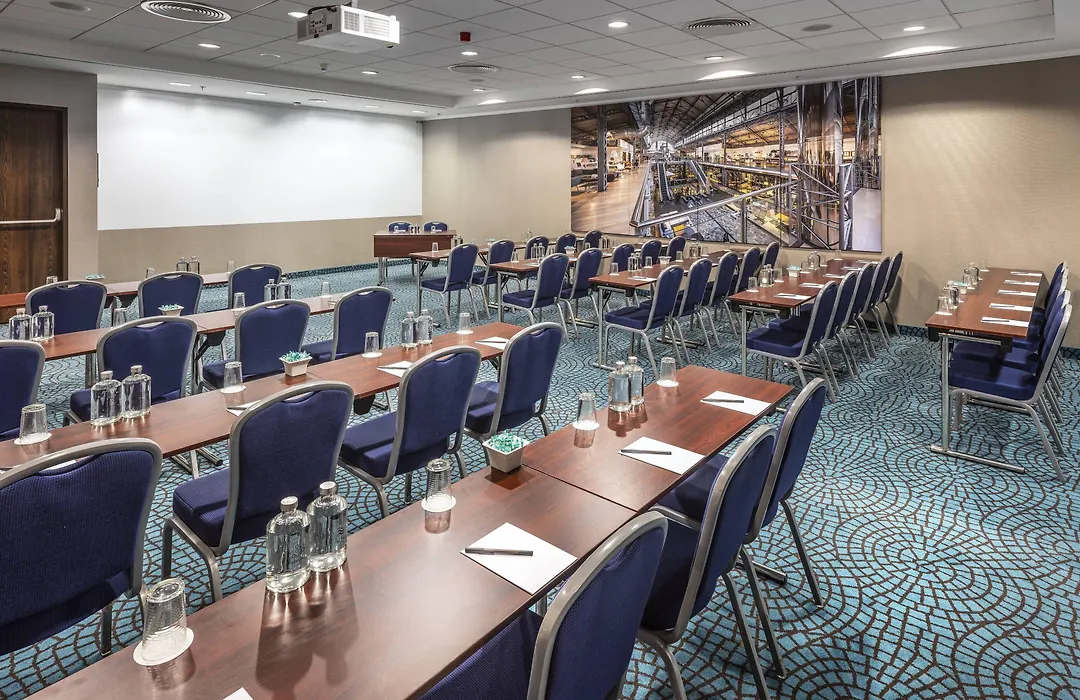 Courtyard By Marriott Prague City-1
