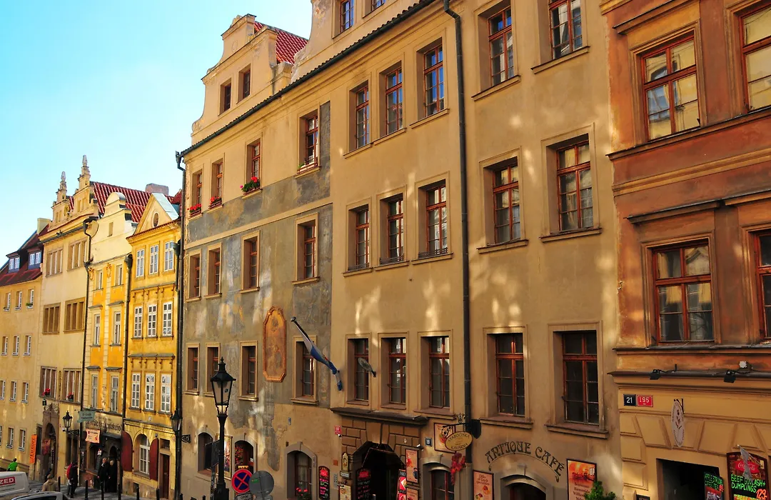 Residence Thunovska-1