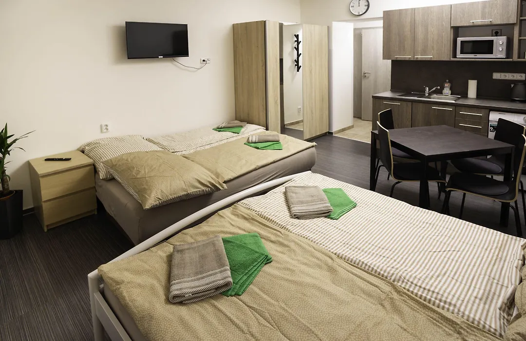 Flying Bed Apartment Close To Prague Castle And Airport-1