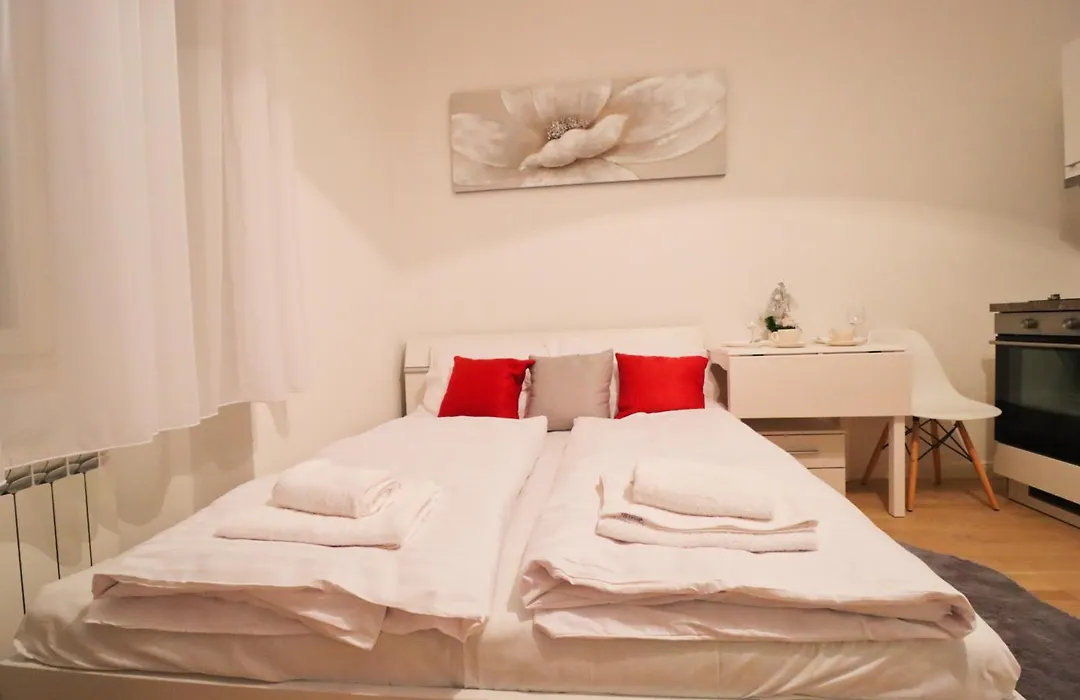 Stylish Apartment In The Center Of Prague-1
