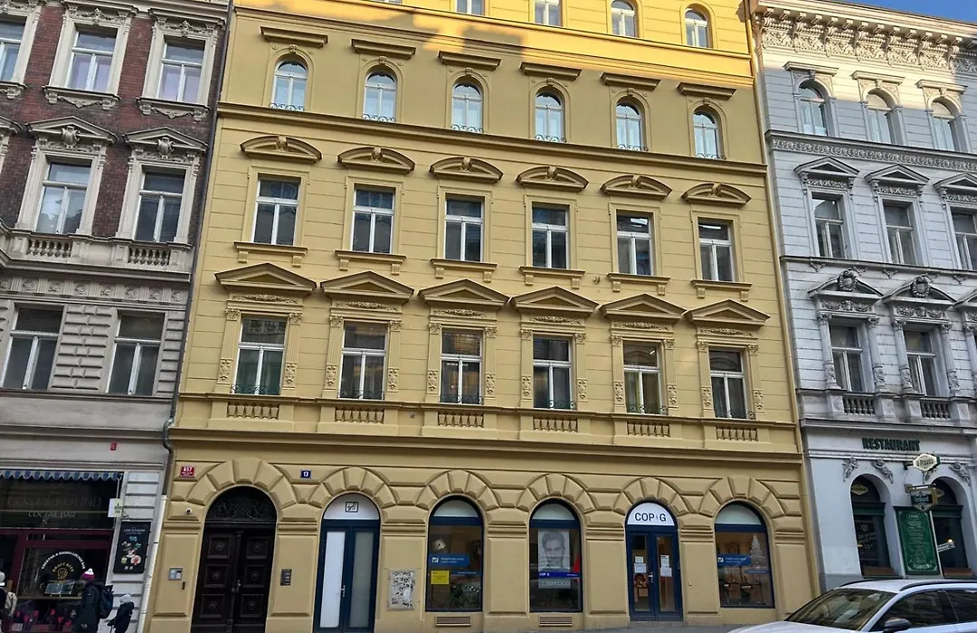 Apartment Colours - Your 7 Colour Experience In Centre Of Prague-1