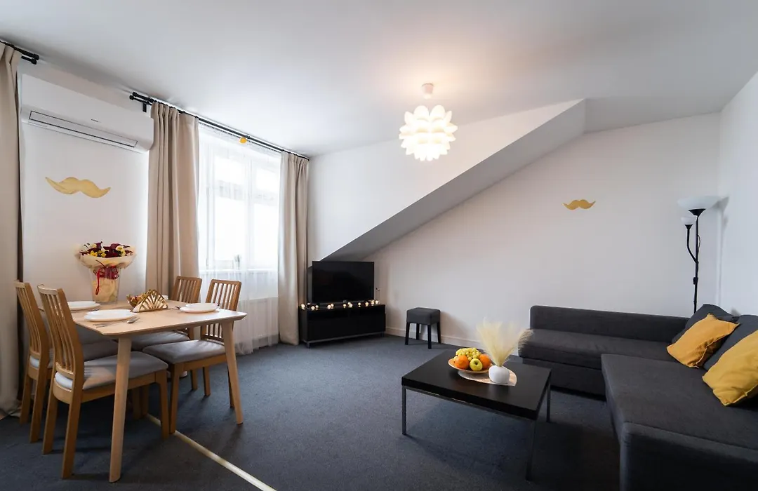 Little Tom Apartments-1