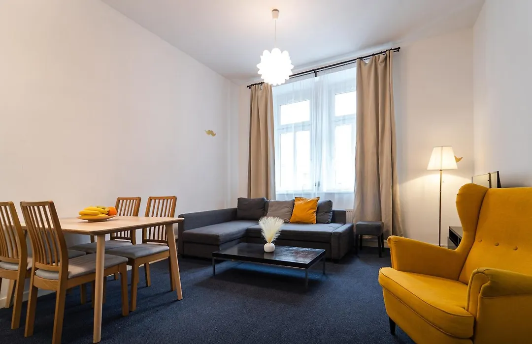 Little Tom Apartments-1