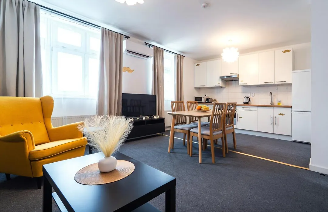 Little Tom Apartments-1