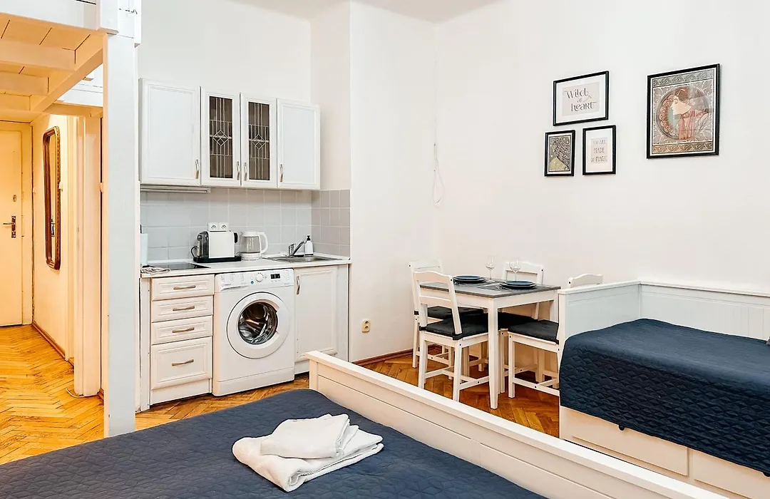 Elso Center Apartment-1