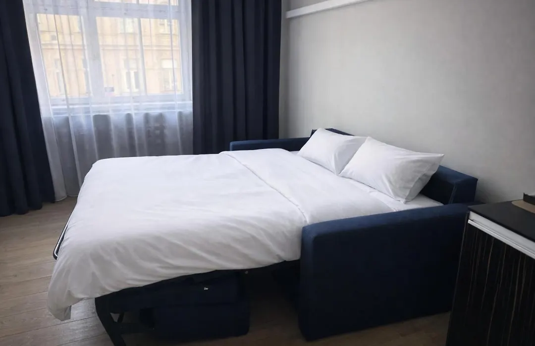 Numa Prague Poise-1