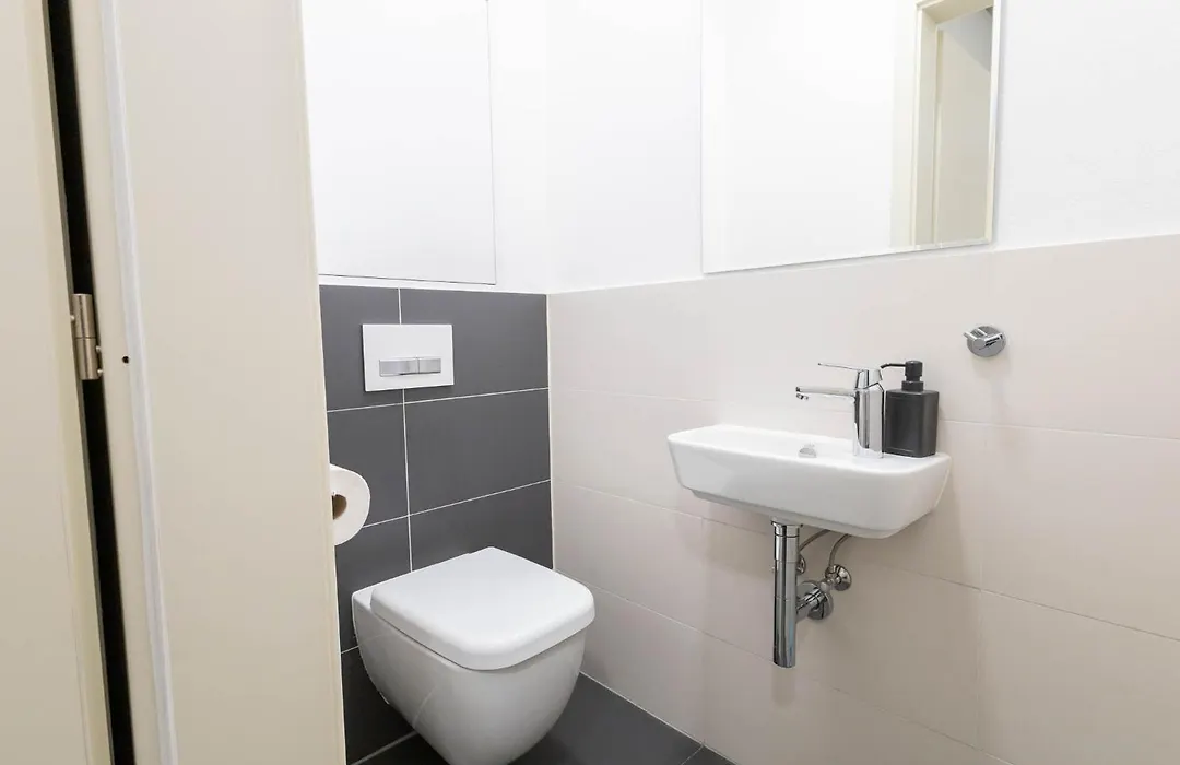 Stay Inn Apartments Krakovska-1