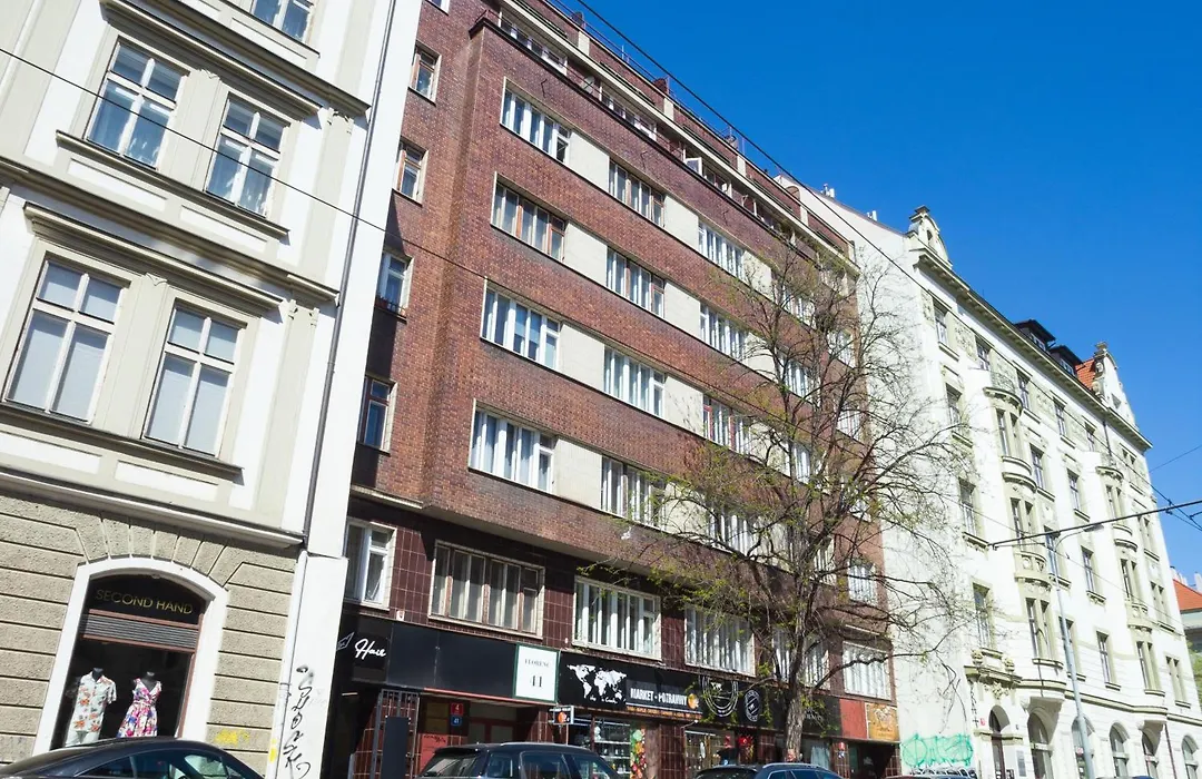 Nice Apartment By The Center-1
