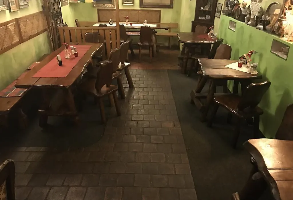 Apartments & Restaurant Tkalcovsky Dvur-1