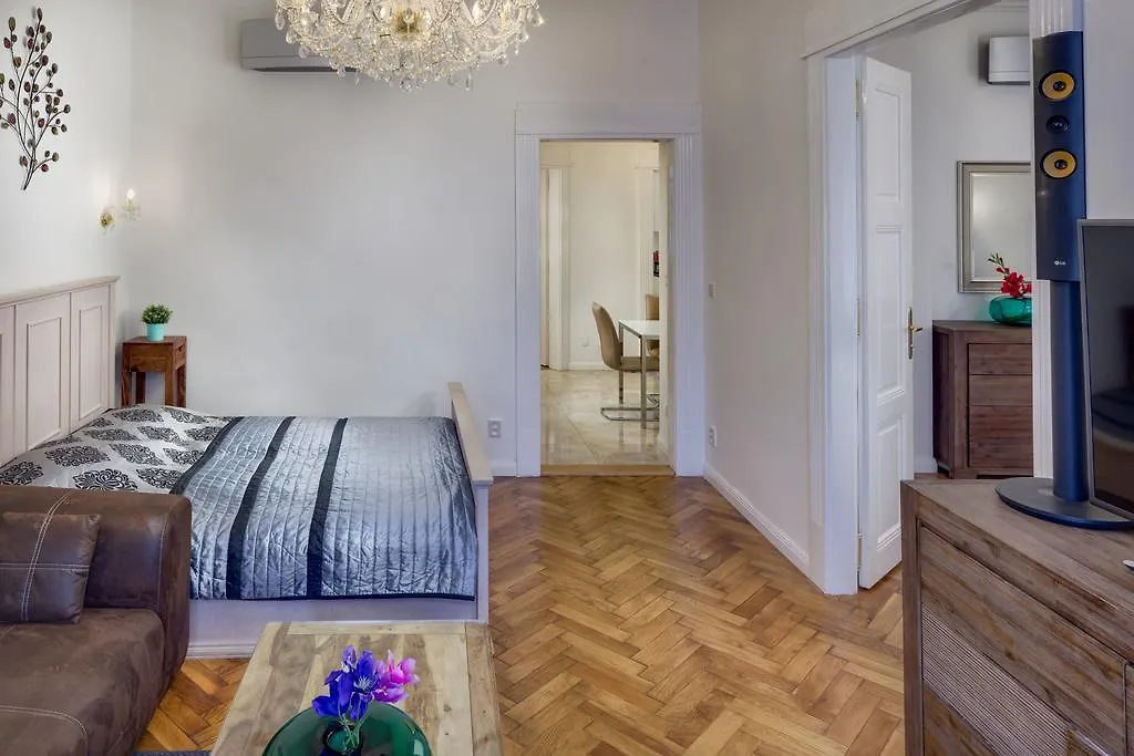 Dusni - Old Town Apartment-1