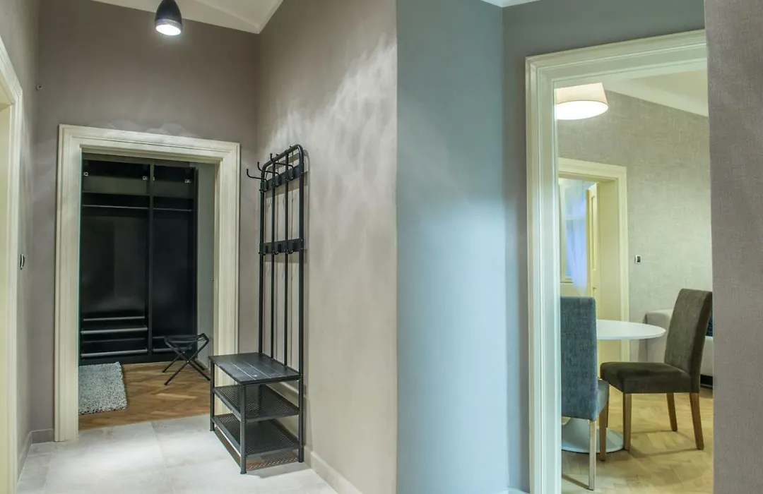 Exclusive 3 Bedroom Top-Notch Flat, Great Location-1