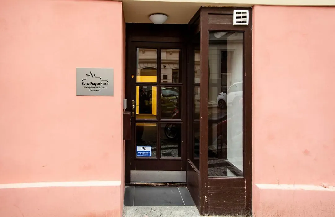 Zizkov Cosy Studio Apartments-1