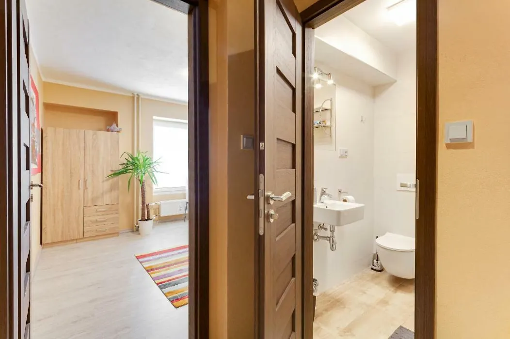 Cozy Room At Metro Station, Private Bathroom, 9Minutes Oldtown, 15Minutes Airport, Wifi-1