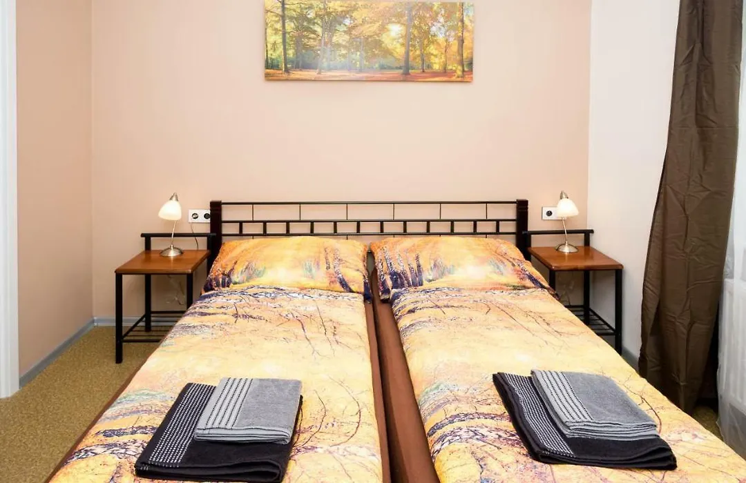 Apartment Four Year Seasons - Walkable To Centre, Metro And Riverside-1