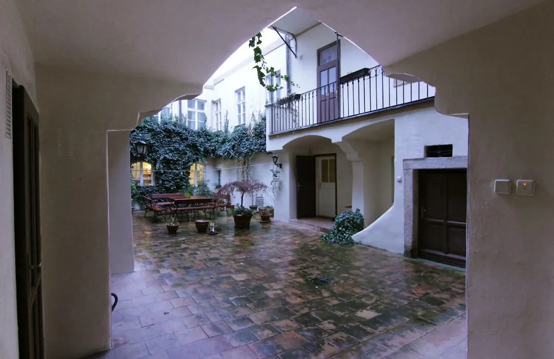 Mala Strana Apartment 1-1