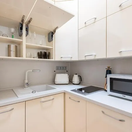 Cozy&Quiet Apartment With A/C In City Centre-2