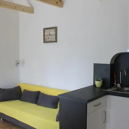 Domek Praha - Zbraslav, u zámku-3
