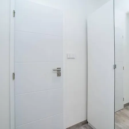 Old Town 1 Bedroom Oasis With Ac And Double Shower-2