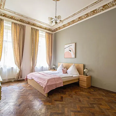 For Celebrations Spacious 3Bdr Apartment With Balcony-3