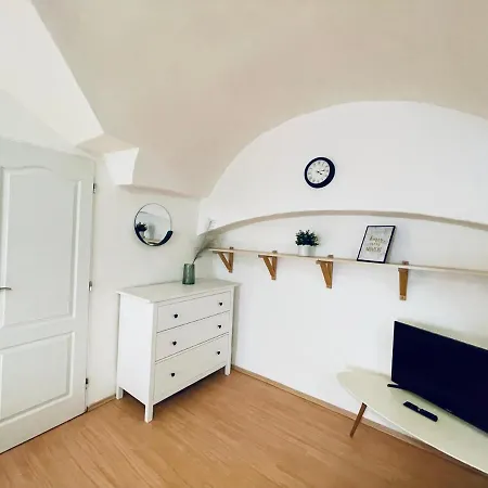 Studio Nicolas II Prague-2