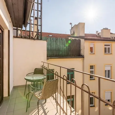 Templova - Old Town Large Apartment With Terrace-3