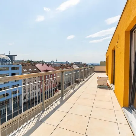 Penthouse # 81 With Panoramic City View In Elite Rezidence With Free Parking-3