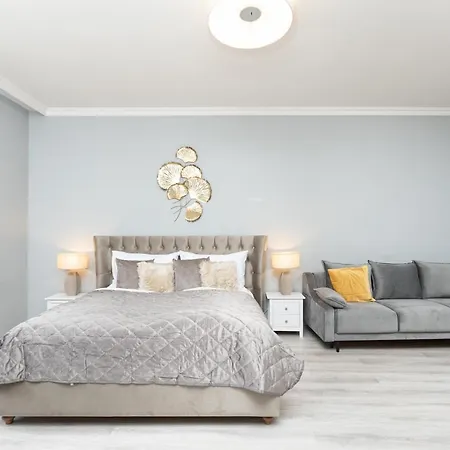Luxury Central 150M2 Apartment On Wencelas Square With Private Garage-2