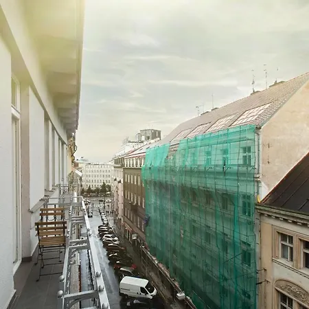 Luxury Central 150M2 Apartment On Wencelas Square With Private Garage-3