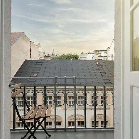Luxury Central 150M2 Apartment On Wencelas Square With Private Garage-3