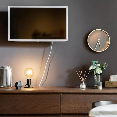Cozy Modern Studio In Prague'S Absolute Center-3