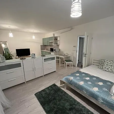 Free Parking In Garage Karolina Plazza, New Cosy Studio With All You Need-2