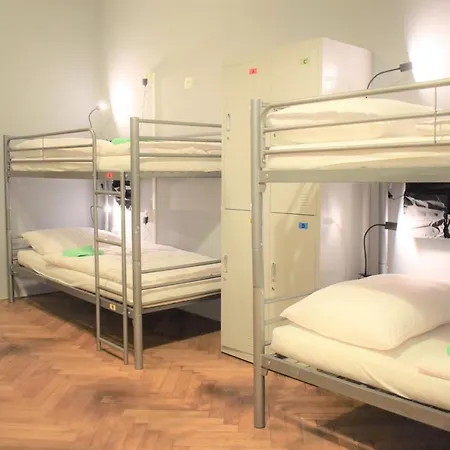 Globe Hostel Prague Adults Only-2
