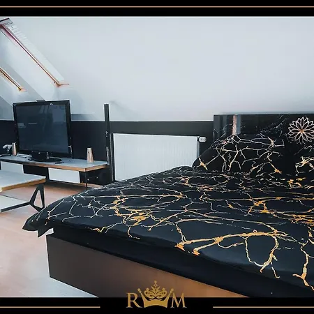 Rm Luxury Apartment In Prague • 6 People • Free Parking • Pets-2