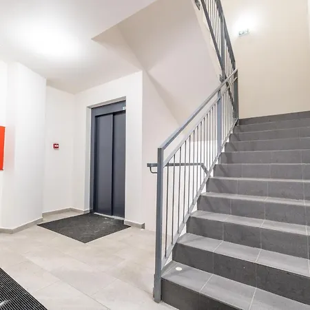 Brand New Studio Apartment #62 With Free Secure Parking In The Center-3