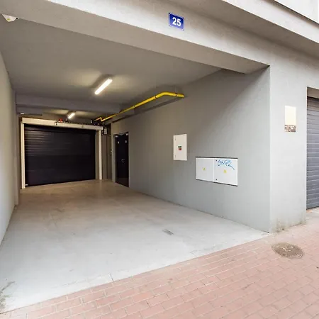 Brand New Studio Apartment #62 With Free Secure Parking In The Center-2