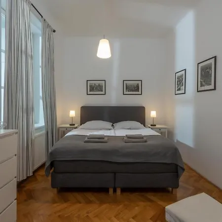 Apartman Carolinum-3